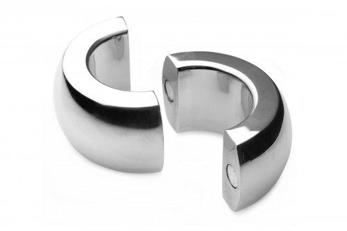 Magnet Master Stainless Steel Ball Stretcher | SexToy.com
