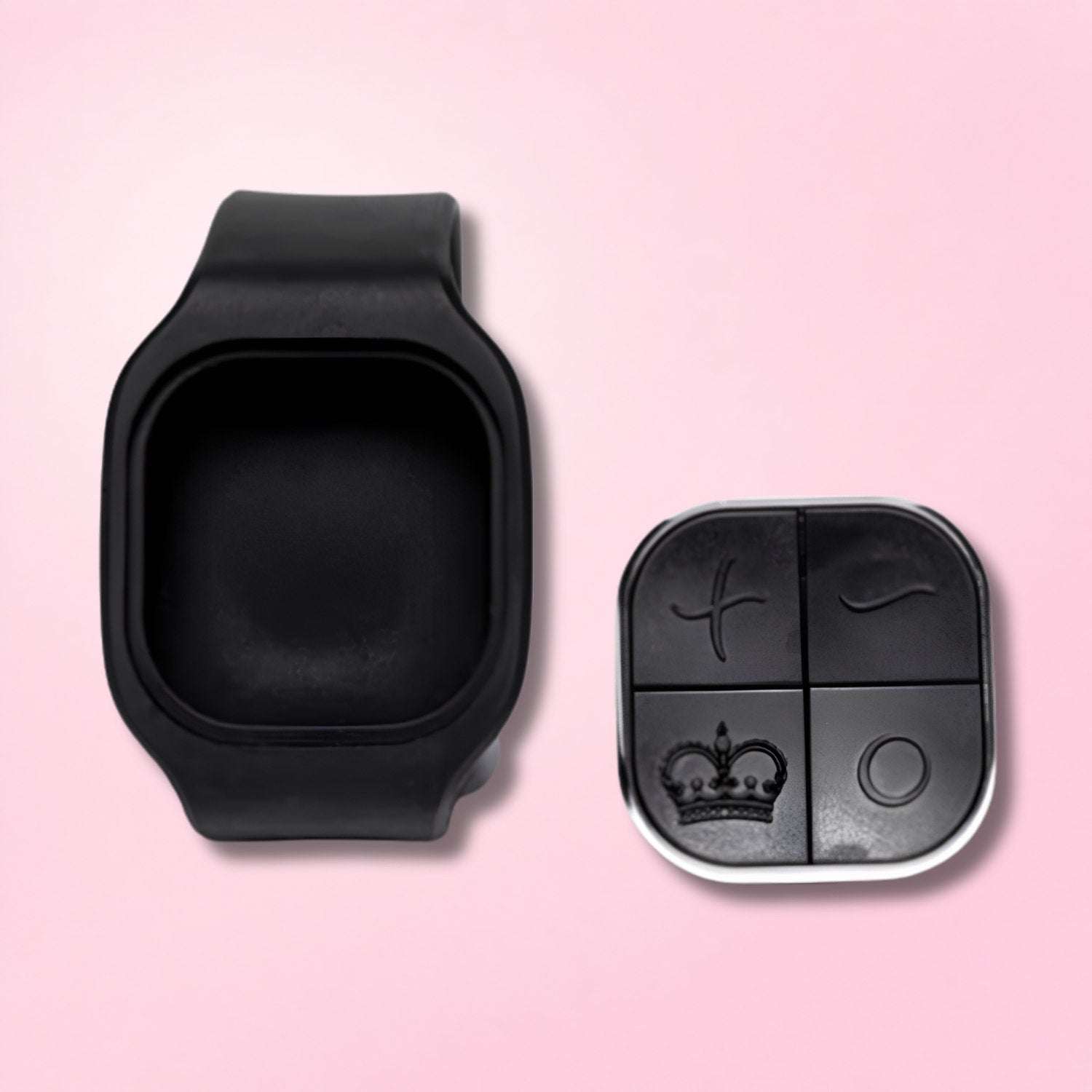 Compact black and white heart-patterned Tenga Easy Beat Egg sleeve with a transparent textured inner sleeve.